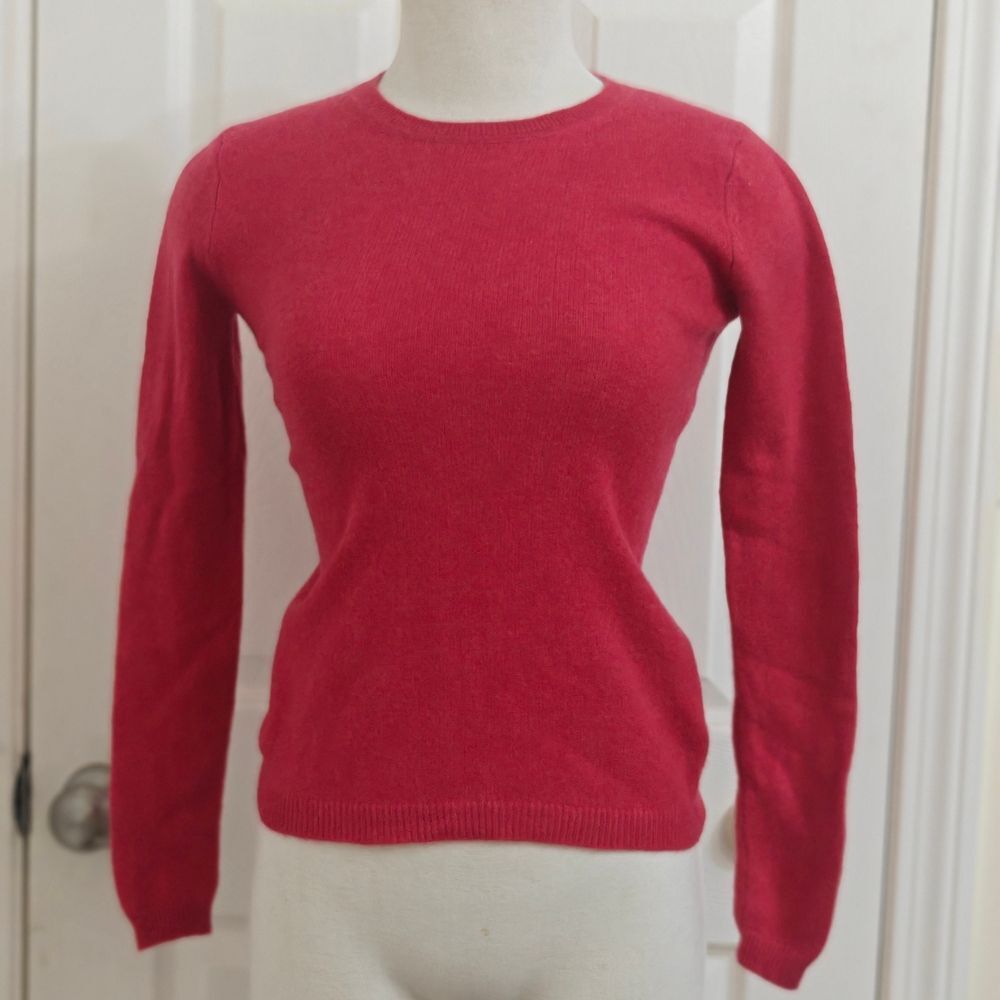 Ellen Tracy Vibrant Red Crew Neck Sweater